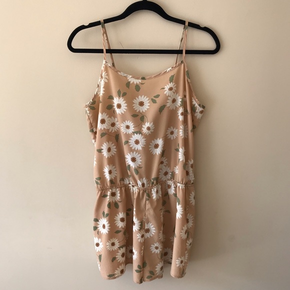 Fifty Street Tie Back Daisy Romper - Picture 1 of 6
